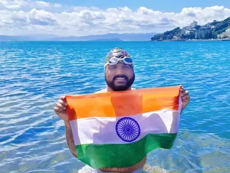 Did MP para swimmer Satendra Lohiya just make history by crossing Cook Strait?