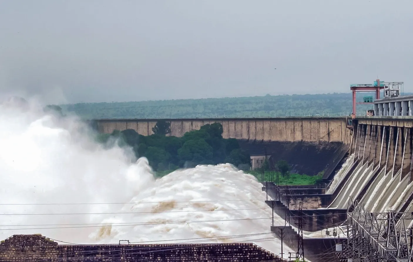 How are MP and Rajasthan Modernizing Historic Hydel Stations?