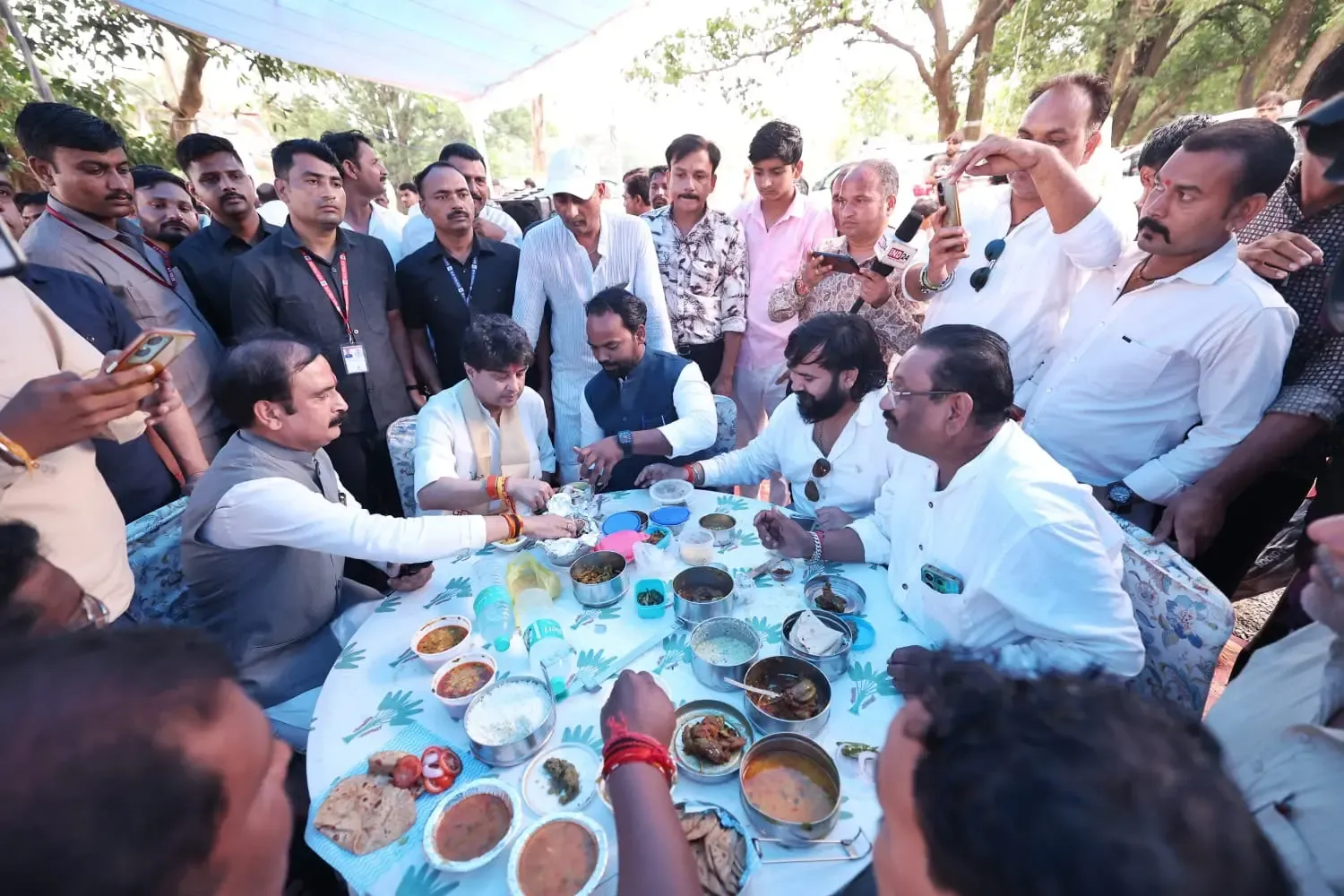 Scindia urges community role in Kuno River conservation at Guna visit