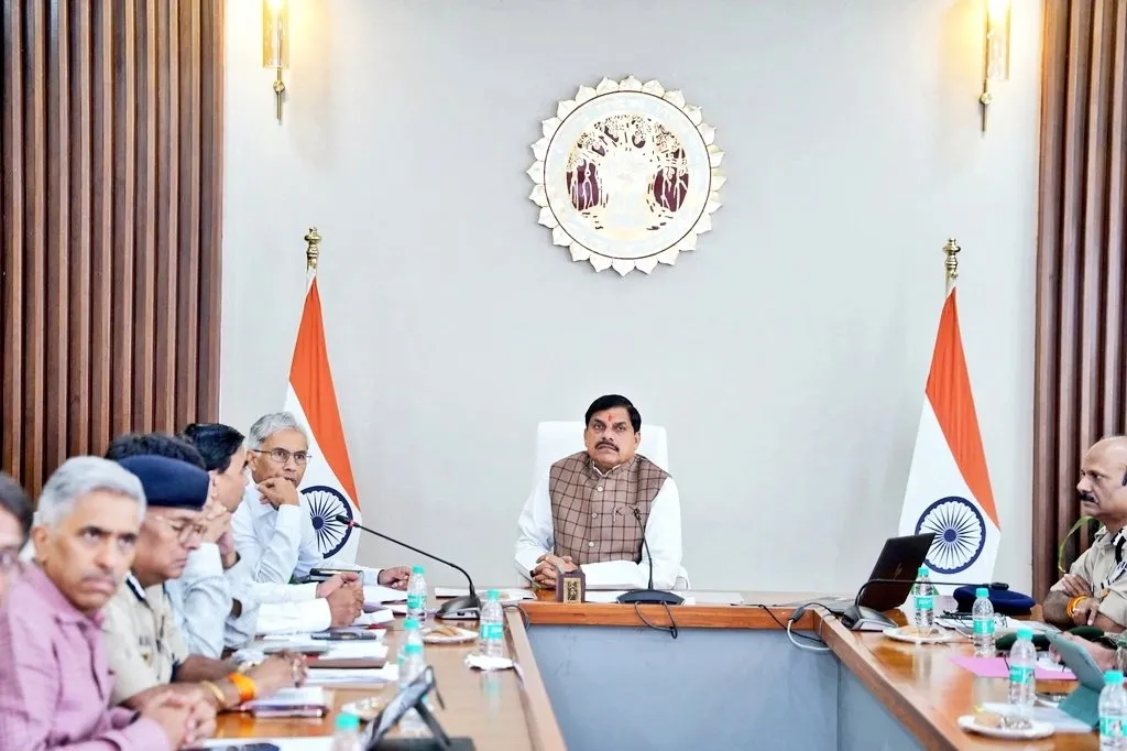 Why Did MP Suspend Employees' Leaves Amid India-Pak Tensions?