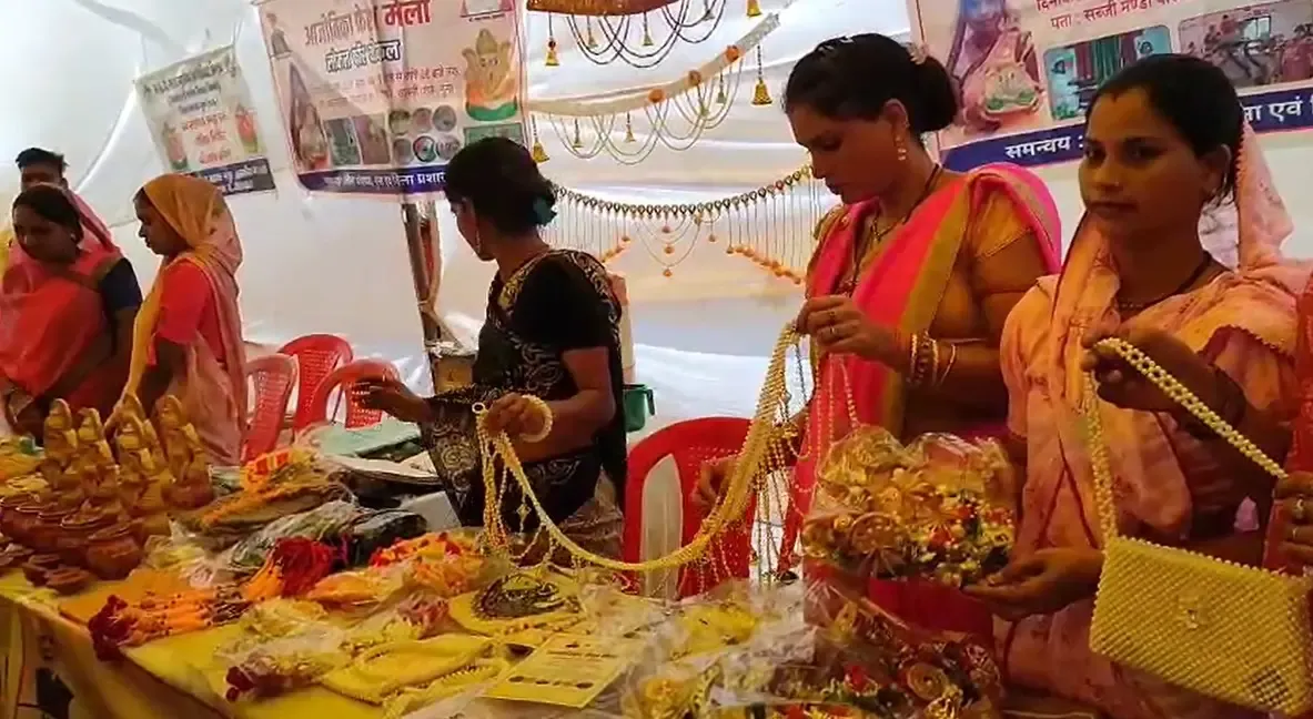 What is the Impact of the 'Vocal for Local' Fair in Guna?