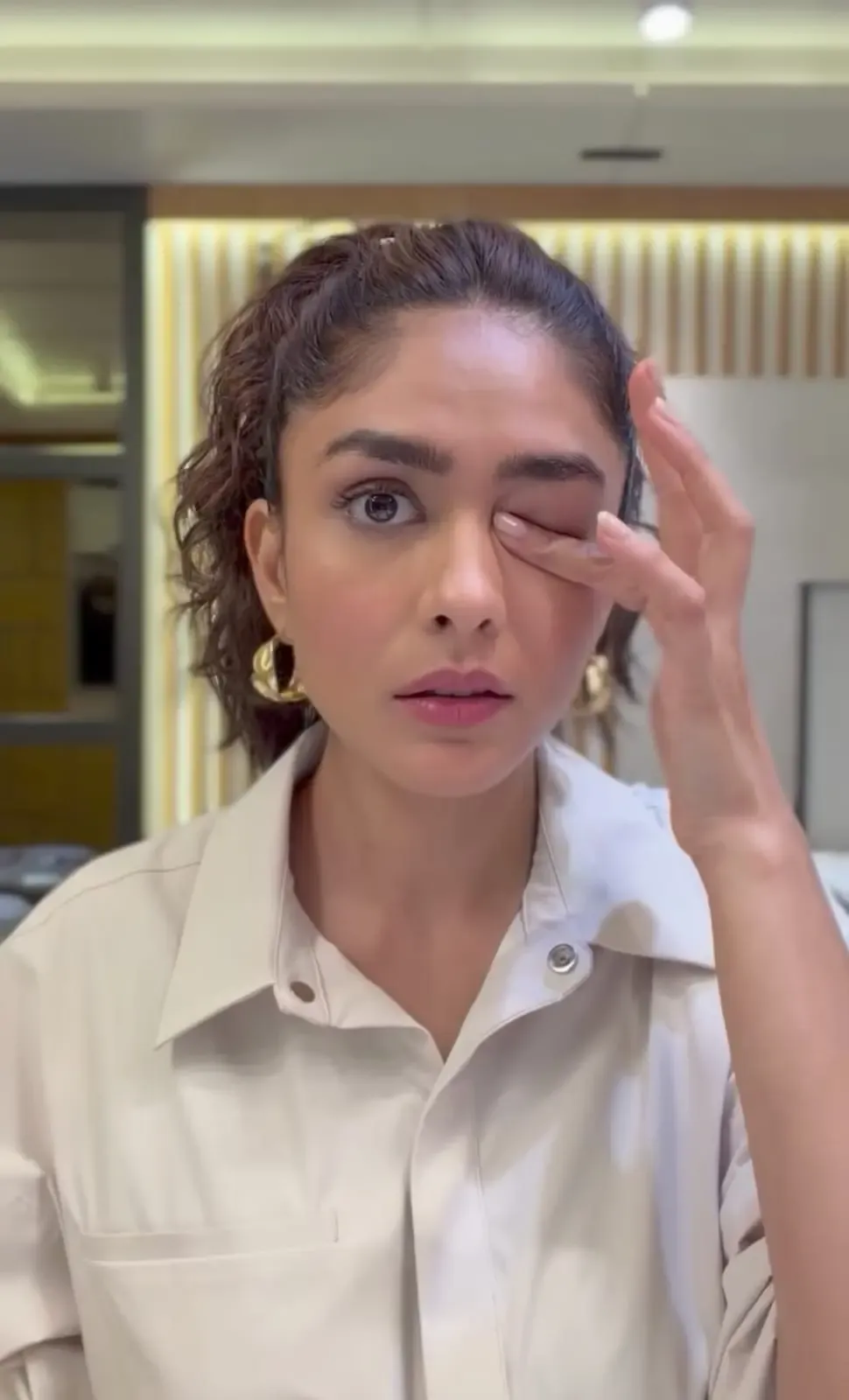 Did Mrunal Thakur Just Capture Our Makeup Struggles?