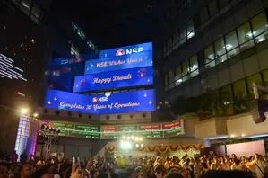 मुहूर्त ट्रेडिंग : संवत 2082 के पहले दिन हरे निशान में बंद शेयर बाजार, मेटल और फर्मा में हुई खरीदारी