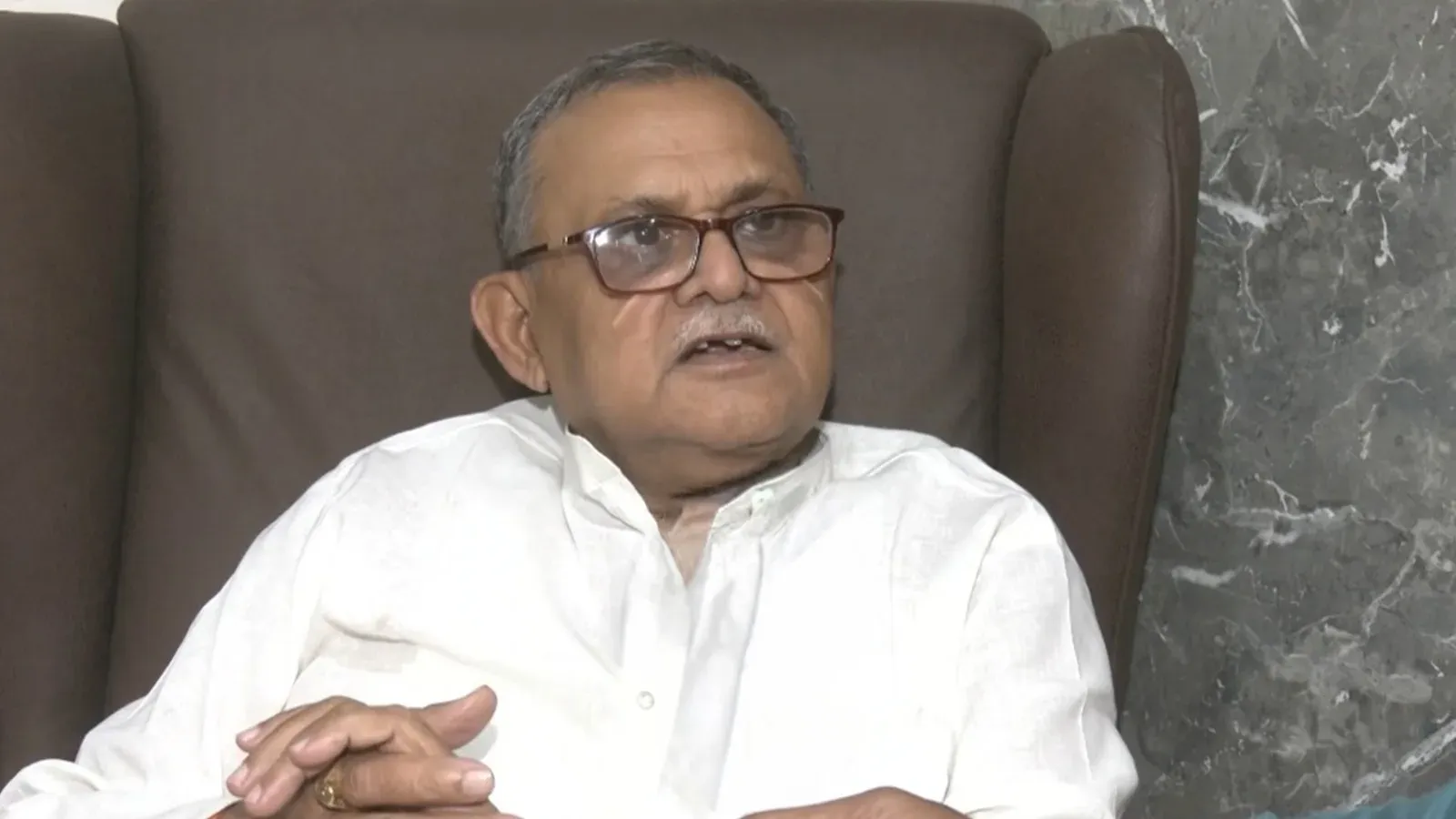 राम मंदिर CEO नियुक्ति पर सपा सांसद सनातन पांडेय का BJP पर हमला, बोले — 'पहले मुखिया खुद को साफ करे'