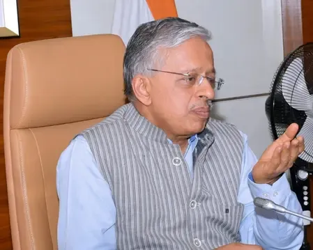 मुख्य सचिव ने चेताया, 'फार्मर रजिस्ट्री में सुस्ती पर सख्त कार्रवाई होगी, पराली जलाने पर जीरो टॉलरेंस'
