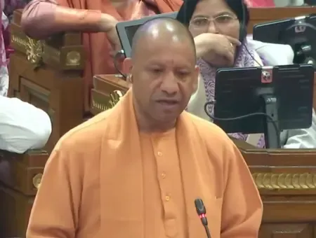 मुख्यमंत्री योगी ने बांग्लोदश की घटना पर विपक्ष के मौन होने पर किया करारा प्रहार 