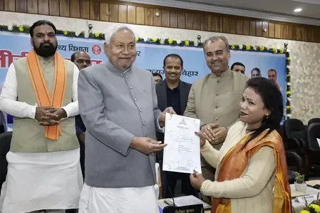 सीएम नीतीश कुमार ने 1283 आयुष चिकित्सकों को नियुक्ति पत्र सौंपे 