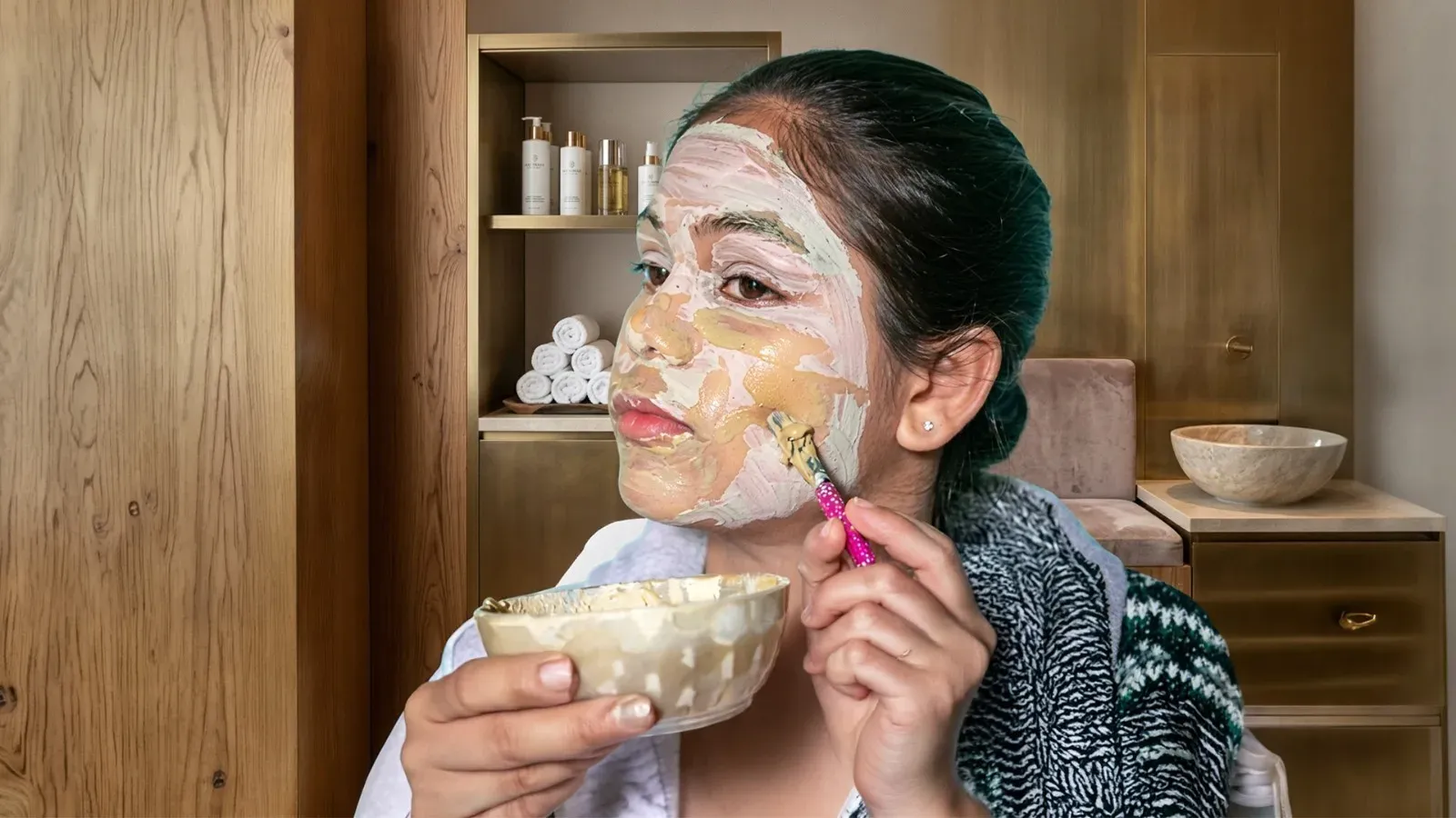 मुल्तानी मिट्टी में मिलाएं ये 5 प्राकृतिक चीजें, ऑयली स्किन और चेहरे की गंदगी से पाएं राहत