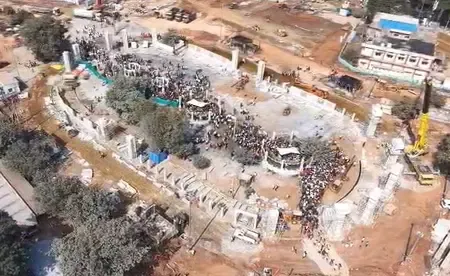 मुलुगु : मुख्य मेले से पहले ही मेदाराम मंदिर में भक्तों का सैलाब, 200 पुलिसकर्मियों ने संभाली व्यवस्था