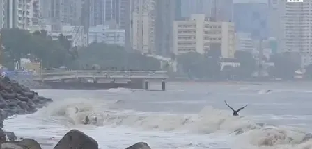 मुंबई में भारी बारिश और हाई टाइड की चेतावनी