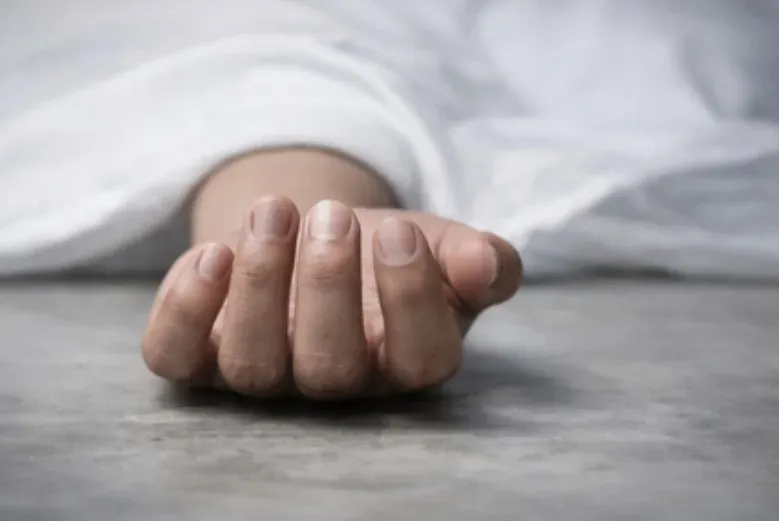 परशुराम घाट पर केमिकल टैंकर पलटा, ब्रेक फेल होने से चालक की मौके पर मौत