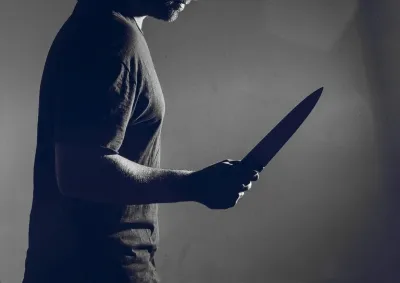 मुंबई में नशे में धुत पत्नी ने पति पर चाकू से किया खतरनाक हमला