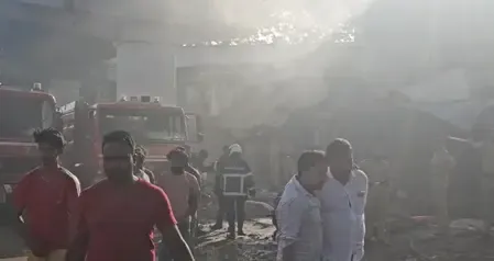 मुंबई के कुर्ला इलाके में लगी भीषण आग, फायर ब्रिगेड ने संभाला मोर्चा