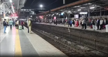 मुंबई: मेगा ब्लॉक के चलते पश्चिमी रेलवे की लोकल सेवाएं बाधित, यात्रियों को हो रही भारी परेशानी