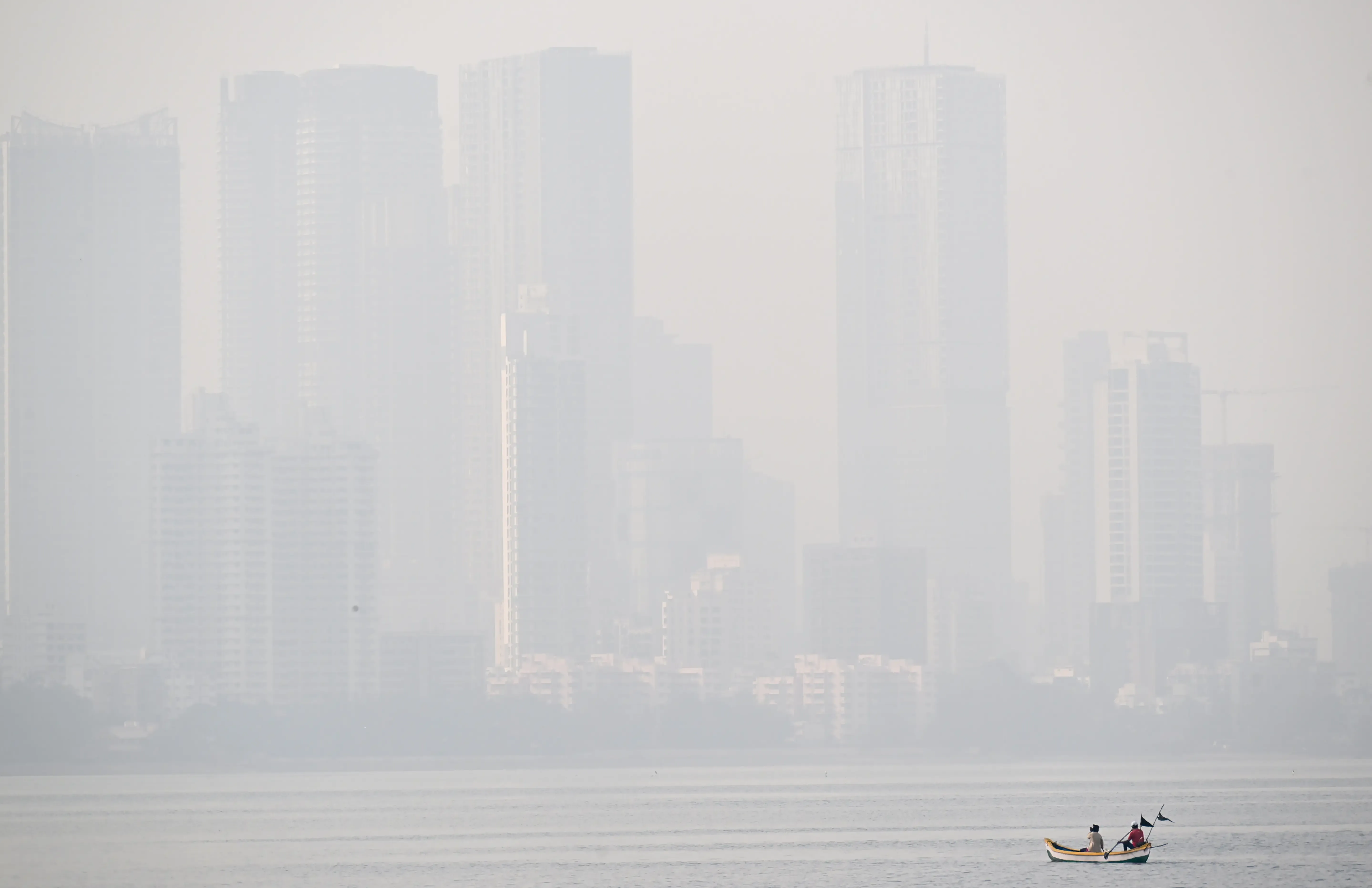 क्या मुंबई में प्रदूषण के खिलाफ एमपीसीबी ने सख्त कदम उठाए?