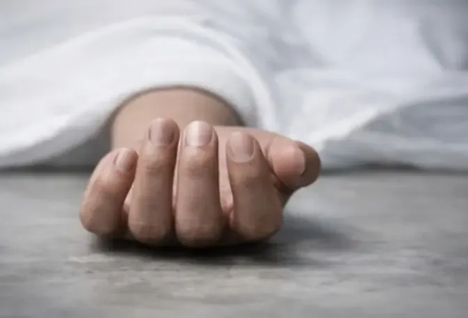 मुंबई में सड़क पर तेज रफ्तार ने ली बुजुर्ग की जान, कार ने मारी टक्कर