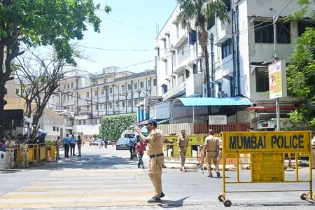 मुंबई पुलिस ने 10 कुख्यात अपराधियों को एक वर्ष के लिए तड़ीपार किया, नॉर्थ डिवीजन-3 की बड़ी कार्रवाई