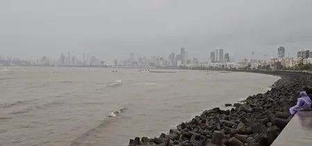 मुंबई-ठाणे-पालघर-रायगढ़ में रेड अलर्ट: मूसलाधार बारिश से जलभराव, यातायात ठप