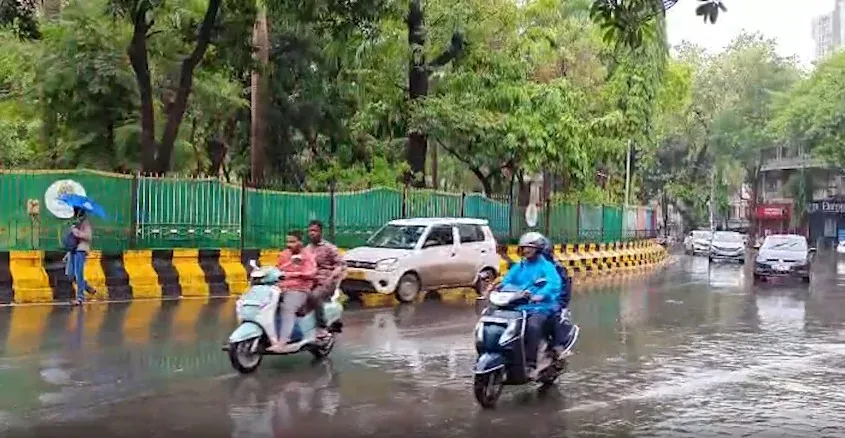 मुंबई में मानसून की पहली मूसलाधार बारिश: भिवंडी-नवी मुंबई में जलभराव, जनजीवन अस्त-व्यस्त