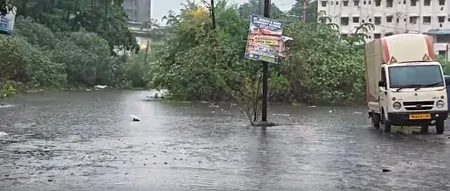 मुंब्रा में बारिश के पानी में करंट से 17 वर्षीय किशोरी की मौत, मुंबई में 200 मिमी बारिश से जनजीवन ठप