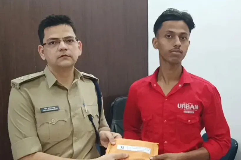 मुंगेर पुलिस का 'ऑपरेशन मुस्कान': 106 चोरी व गुम मोबाइल बरामद, ₹42 लाख की संपत्ति लौटाई