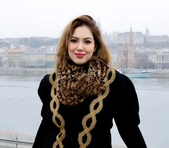 Munmun Dutta Kicks Off Her Workday with Affectionate Rescue Kitten