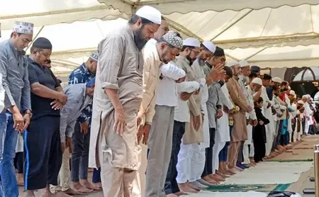 Are Muslim government employees in Telangana and Andhra Pradesh granted early leave during Ramzan?