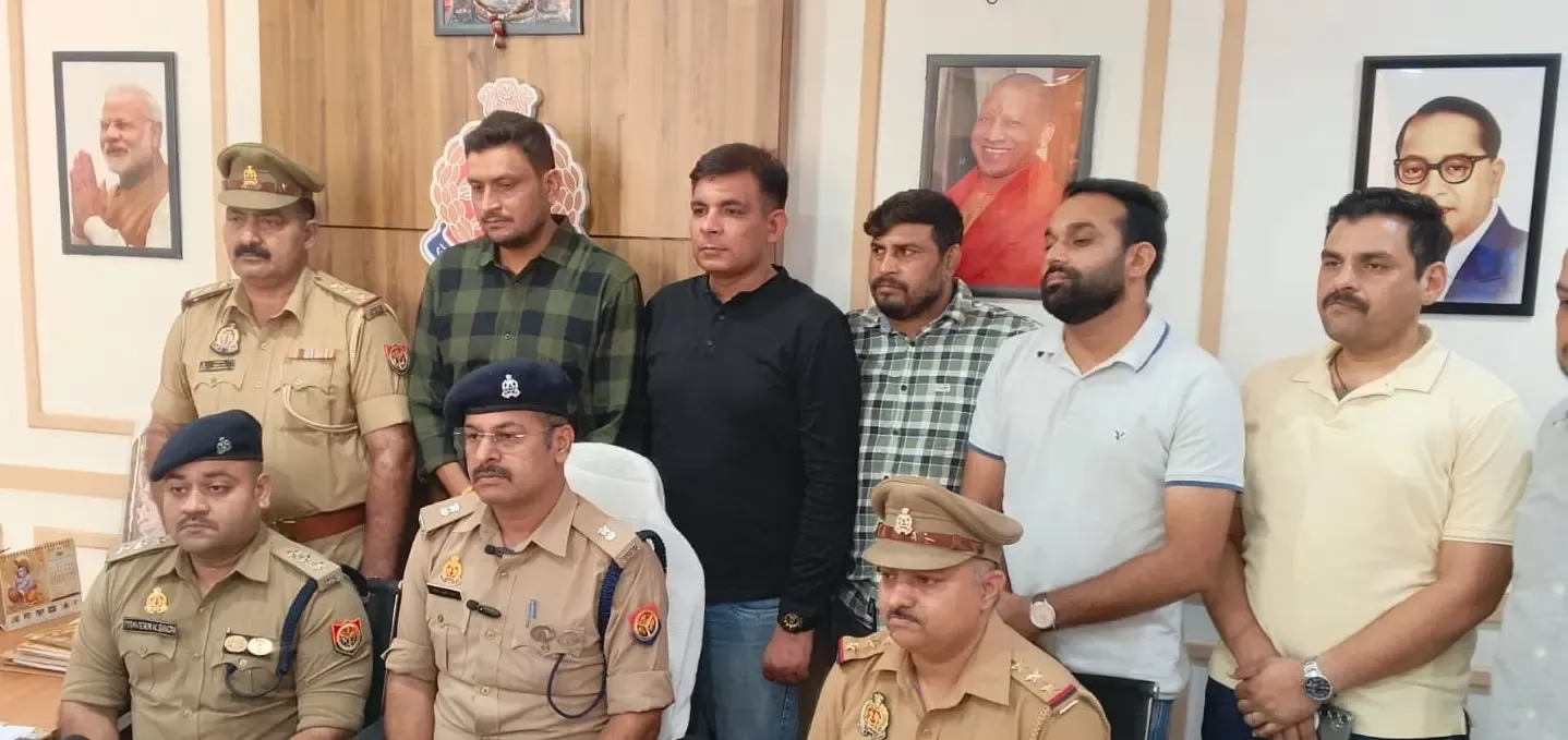 नोएडा मुठभेड़: चेन स्नैचर सलमान पर 49 और तनवीर पर 45 मुकदमे, ₹2.19 लाख नकद व अवैध हथियार बरामद