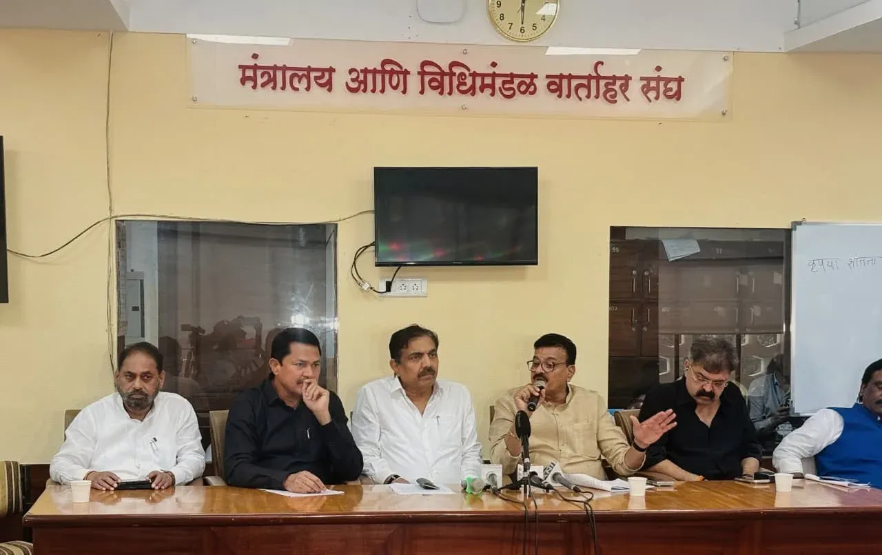 MVA slams Maharashtra govt over farm loan waiver, LoP delay