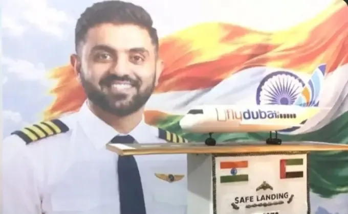 Mysuru Dasara cake art honours Captain Smit Machchhar, hero of FZ1073