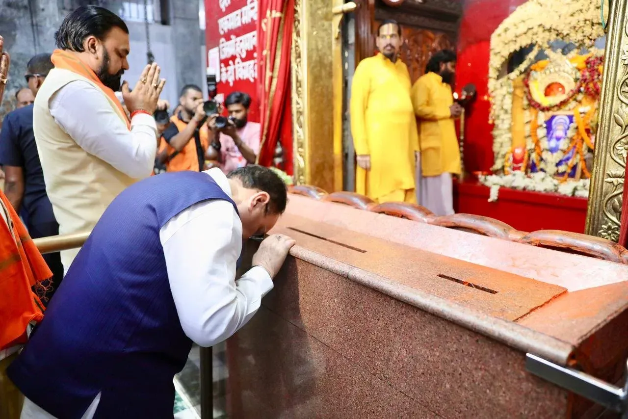 Nadda Seeks Blessings at Patna's Mahavir Mandir for Nation