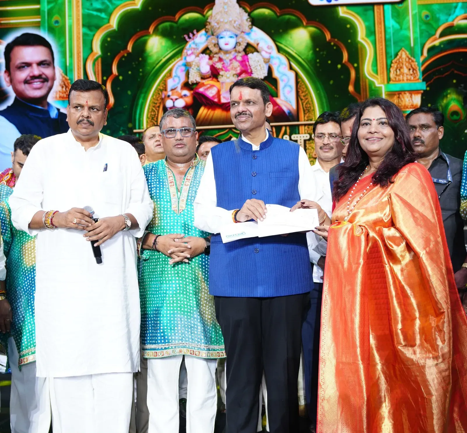 Nagar Sevika donates ₹2 lakh to CM Fadnavis's drought relief fund