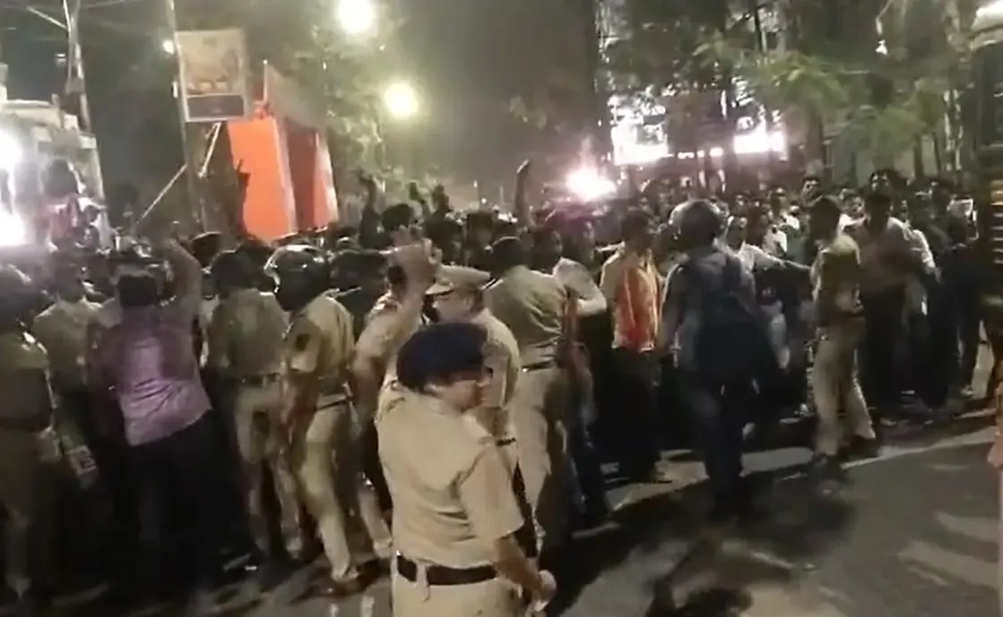 Violence in Nagpur: Curfew Enforced in 10 Areas as Police Urge Calm