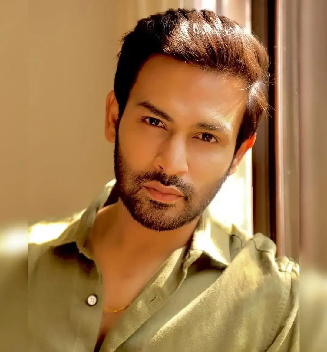 Why is Naman Shaw Teaching His Son About the Importance of Celebrating National Festivals?