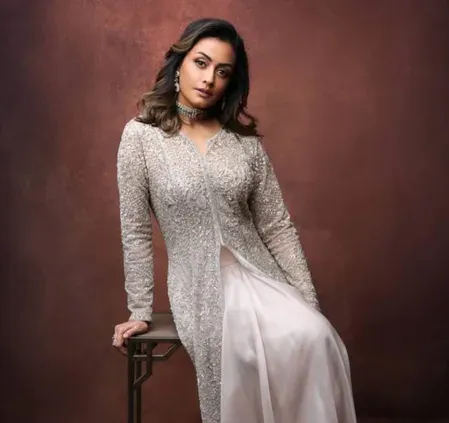Namrata Shirodkar's Hyderabad home gets a peahen visitor