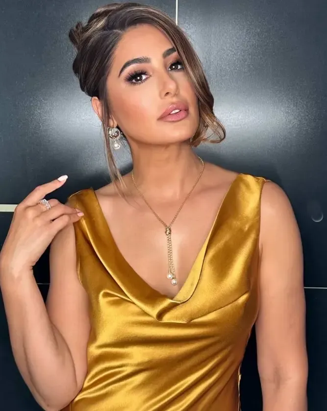 Nargis Fakhri Suffers Injury Losing Nail After Darts Win
