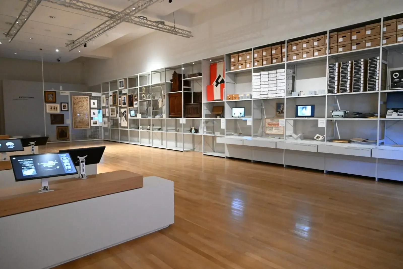 क्या होलोकॉस्ट में मारे गए 60 लाख यहूदियों में से 50 लाख की पहचान हुई?