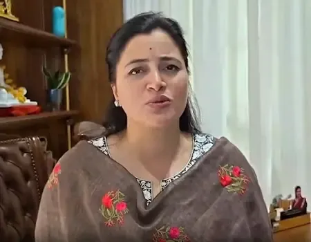 नासिक टीसीएस मामले पर बोलीं नवनीत राणा, 'हिंदू बेटियों पर जुल्म बर्दाश्त नहीं'