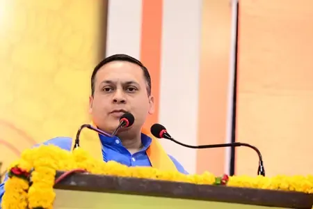 'नतीजों से पहले राहुल विदेश में, प्रियंका गांधी वाड्रा का भी पता नहीं', अमित मालवीय ने कसा तंज