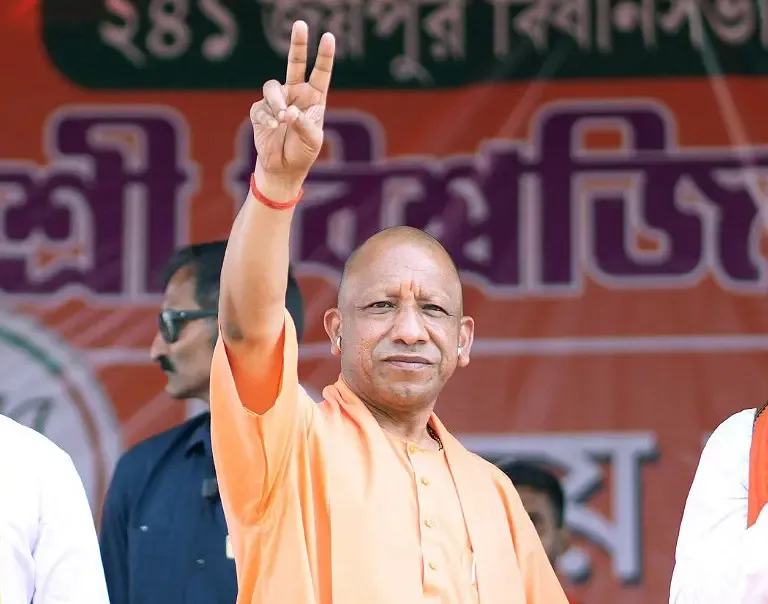 सीएम योगी का बंगाल में किसानों और युवाओं के हालात पर बयान, टीएमसी पर आरोप