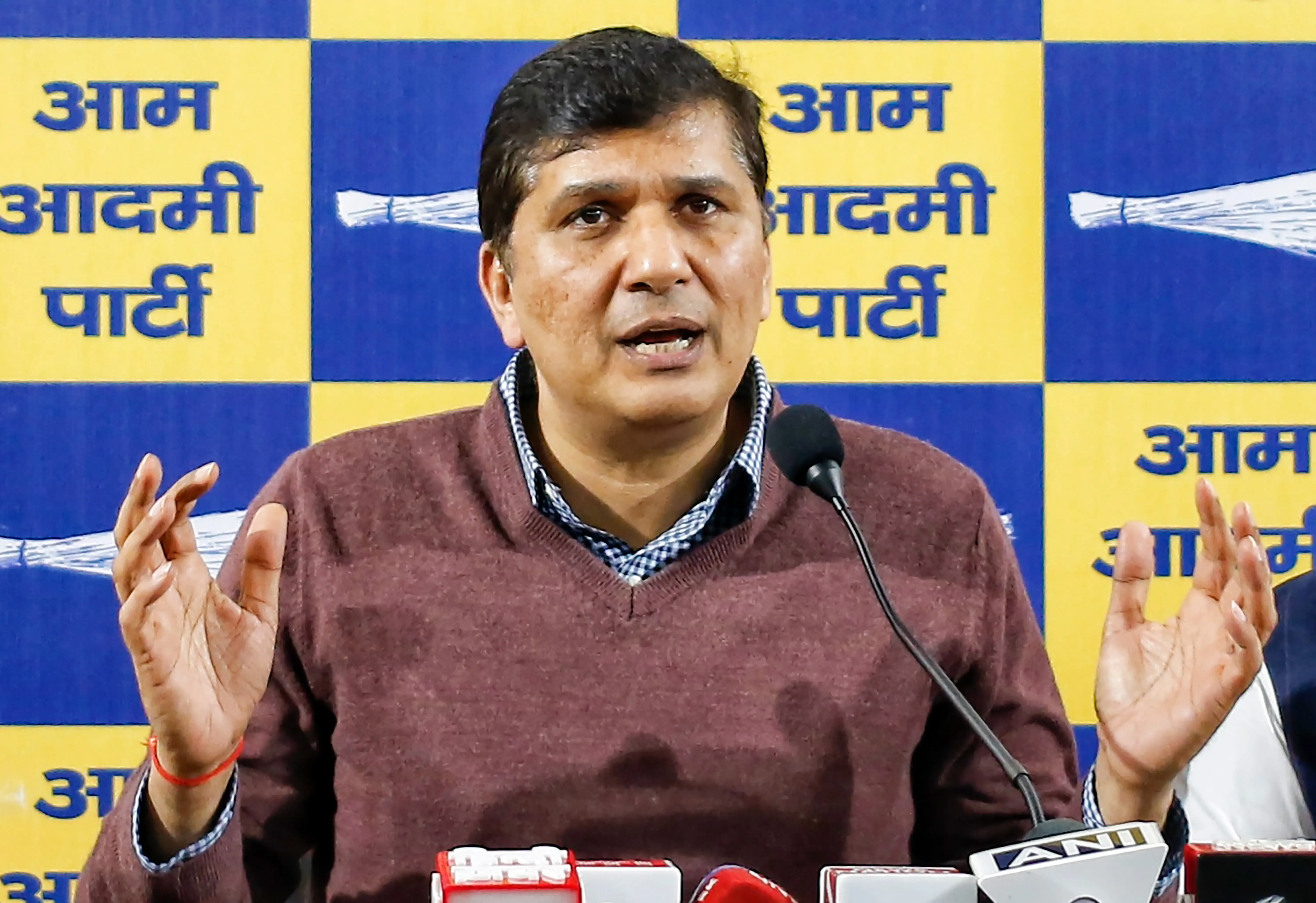 आप की 1 मार्च को जंतर-मंतर पर विशाल जनसभा, नौकरी से निकाले गए कर्मचारियों का समर्थन