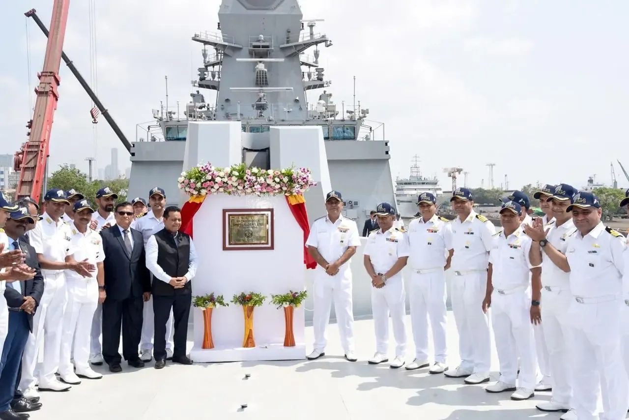 स्टील्थ फ्रिगेट 'महेंद्रगिरि' नौसेना को सौंपा गया, परियोजना 17ए के तहत मझगांव डॉक की चौथी उपलब्धि