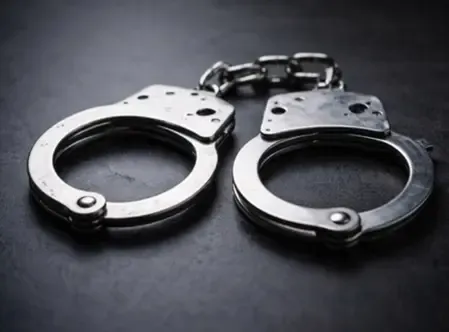 नवादा पुलिस ने साइबर फ्रॉड के 10 आरोपियों को किया गिरफ्तार, एक किशोर भी हिरासत में