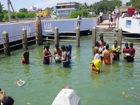 क्या नवपाषाणम मंदिर में भगवान राम ने स्वयं समंदर में नवग्रह स्थापित किए?