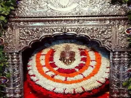 नवरात्रि के आठवें दिन मां महागौरी की कृपा के लिए ये मंदिर हैं खास