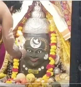 महाकालेश्वर मंदिर में नवरात्रि के दूसरे दिन भस्म आरती का अद्भुत आयोजन