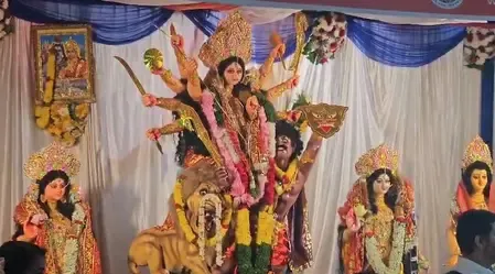 नवरात्रि विशेष : कैसे तय होती है माता के आगमन और प्रस्थान की सवारी? जानिए शुभ-अशुभ संकेत 
