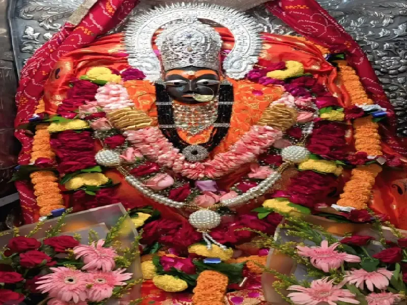 चैत्र नवरात्र: मां शारदा के दिव्य शृंगार से सजता है भव्य मेला