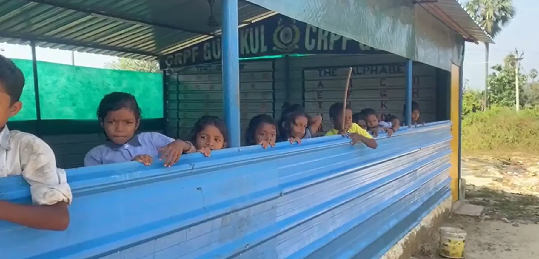 क्या नक्सल प्रभावित सुकमा में शिक्षा की नई सुबह आ गई है? पुवार्ती गांव में सीआरपीएफ ने जलाया 'गुरुकुल' का दीप