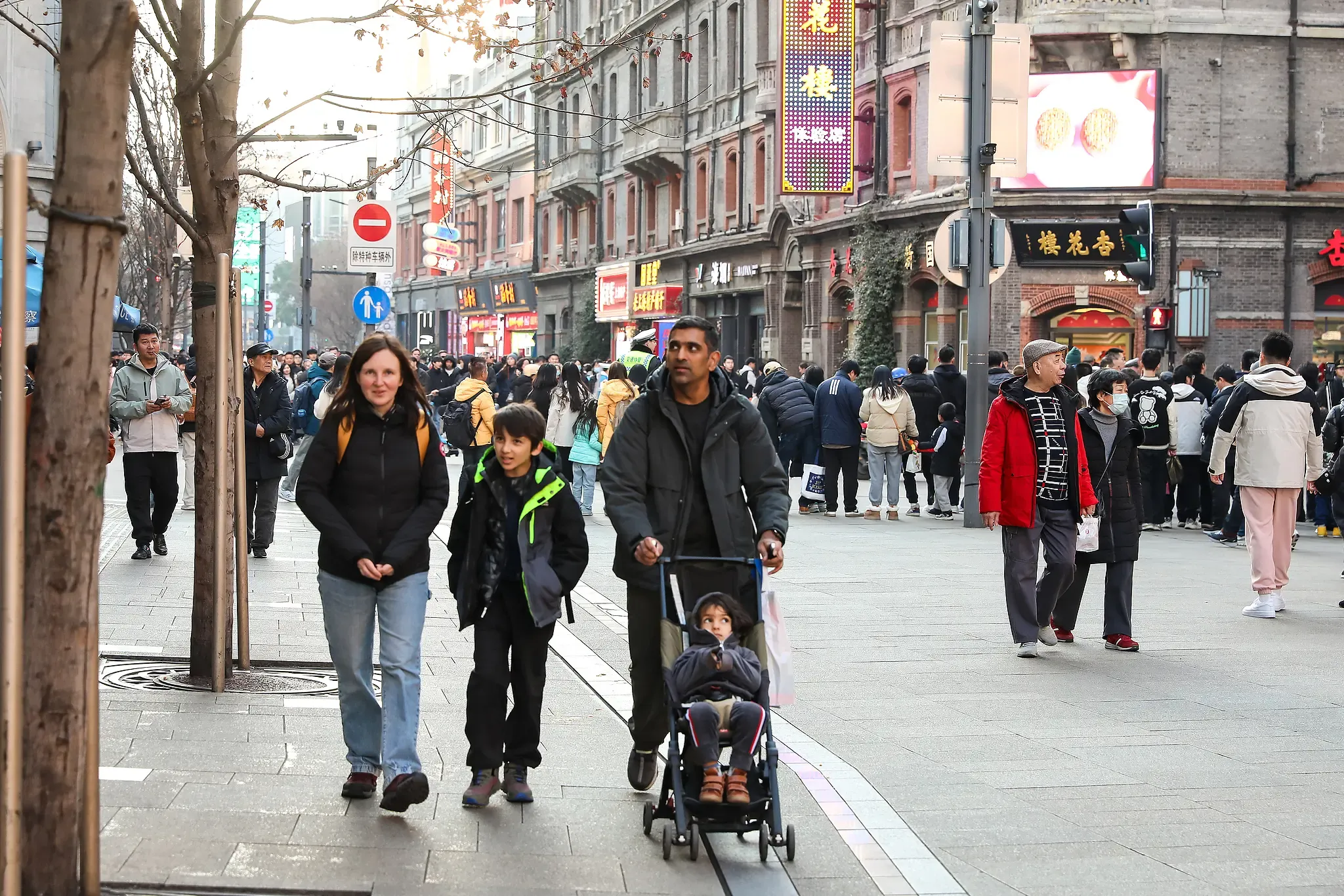 क्या नए साल की छुट्टियों में चीन आने-जाने वालों की संख्या में वृद्धि हुई?